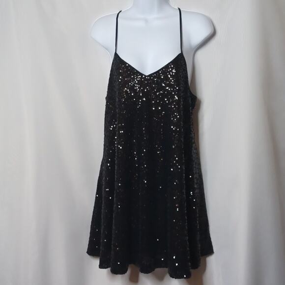 PEARL GEORGINA CHAPMAN of MARCHESA Sequin Dress. 10 - Picture 5 of 13